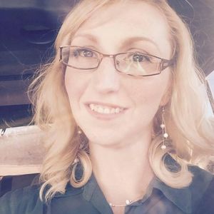 Meet your Posher, Laryssa